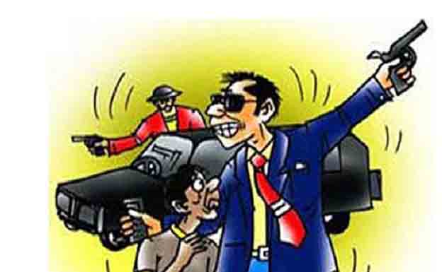 রাজধানীতে ব্যবসায়ীর কোটি টাকা ছিনতাই