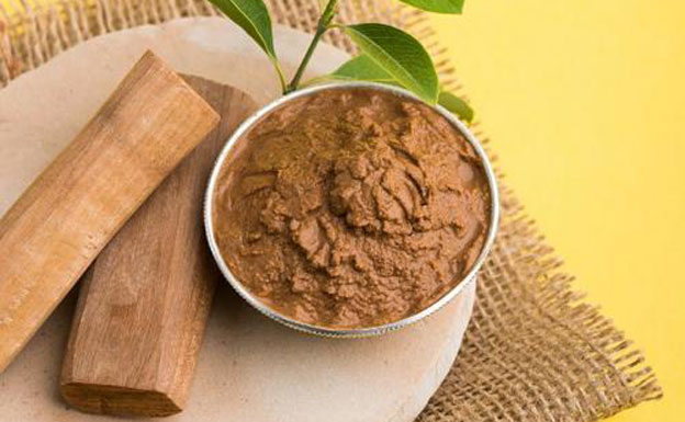 ত্বকের কালচে দাগ দূর করতে ঘরোয়া পদ্ধতি