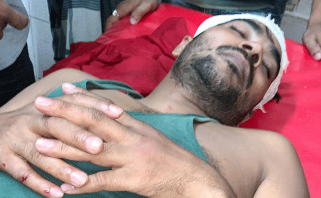 লক্ষ্মীপুরে ছাত্রলীগ নেতার ওপর হামলা লক্ষ্মীপুরে ছাত্রলীগ নেতার ওপর হামলা