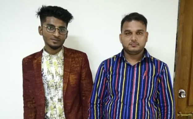 বিমানবন্দরে দুই ভুয়া সাংবাদিক আটক বিমানবন্দরে দুই ভুয়া সাংবাদিক আটক