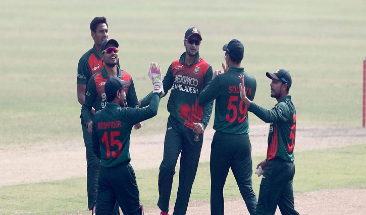 ৪১ রানে ৫ উইকেট হারিয়ে ধুকছে ওয়েস্ট ইন্ডিজ ৪১ রানে ৫ উইকেট হারিয়ে ধুকছে ওয়েস্ট ইন্ডিজ