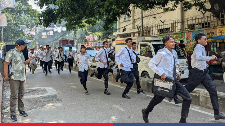 সায়েন্সল্যাবে ঢাকা ও আইডিয়াল কলেজ শিক্ষার্থীদের সংঘর্ষ