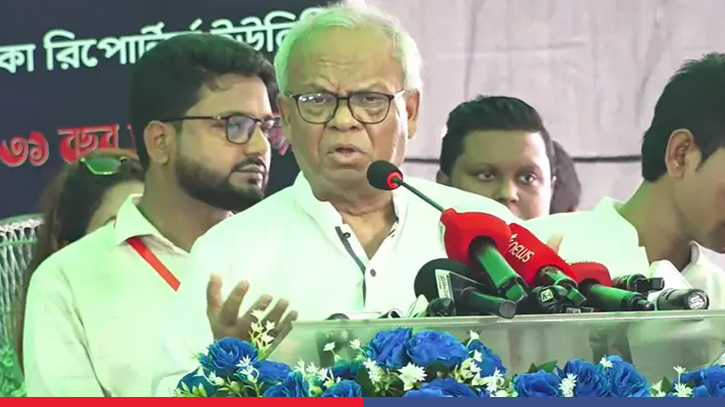 স্বাধীন গণমাধ্যম গণতন্ত্রের মূল স্তম্ভ: রিজভী স্বাধীন গণমাধ্যম গণতন্ত্রের মূল স্তম্ভ: রিজভী