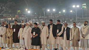 প্রথমবারের মতো শহীদ মিনারে ফুল দিল জামায়াত, শহীদ বেদিতে দাঁড়িয়ে দোয়া