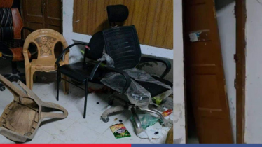 দাউদকান্দি থানা ভাঙচুর ও আটক ১৭ কিশোর পালানোর অভিযোগ দাউদকান্দি থানা ভাঙচুর ও আটক ১৭ কিশোর পালানোর অভিযোগ