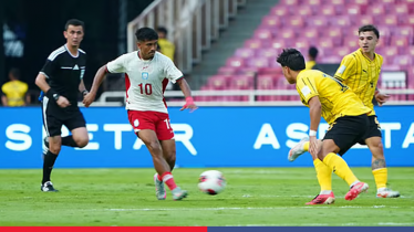 আসিয়ান কাপে মালয়েশিয়ার কাছে ৩-০ গোলে হেরে টুর্নামেন্ট শুরু বাংলাদেশের