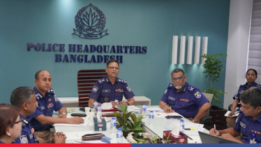 আসন্ন দুর্গাপূজা ঘিরে কড়া নিরাপত্তা ও অপরাধ দমনে পুলিশের জিরো টলা