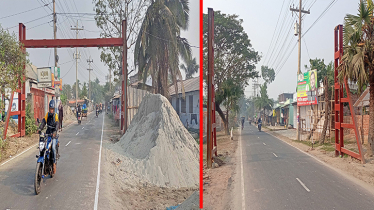 খুলনায় সড়ক রক্ষায় এলজিইডির লোহার বার খুলে ফেলেছে বালি ব্যবসায়ীরা