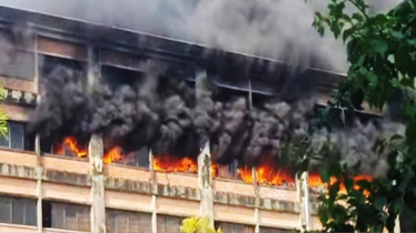 চট্টগ্রাম ইপিজেডে পোশাক কারখানায় আগুন