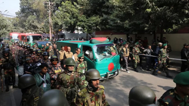 পতাকায় মোড়ানো গাড়িতে মানিক মিয়া অ্যাভিনিউতে খালেদা জিয়ার মরদেহ