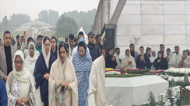 খালেদা জিয়ার কবর জিয়ারত করলেন নাতনি জাইমা ও পরিবারের সদস্যরা