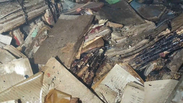 যশোর রেজিস্ট্রি অফিসে আগুন: পুরে গেছে শত বছরের পুরনো দলিলপত্র