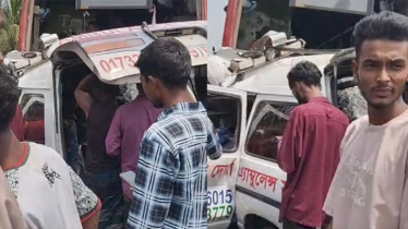 ফরিদপুরে বাস-অ্যাম্বুলেন্সের মুখোমুখি সংঘর্ষে নিহত ৫ ফরিদপুরে বাস-অ্যাম্বুলেন্সের মুখোমুখি সংঘর্ষে নিহত ৫