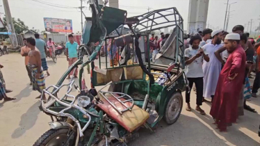 জামালপুরে কভার্ড ভ্যান-অটোরিকশার সংঘর্ষ, নিহত ৩ জামালপুরে কভার্ড ভ্যান-অটোরিকশার সংঘর্ষ, নিহত ৩