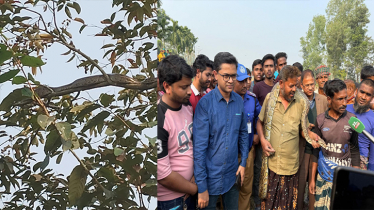 কুড়িগ্রামে ৯ ফুট লম্বা অজগর উদ্ধার