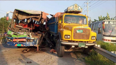 সেপ্টেম্বরে ৪৪৬টি সড়ক দুর্ঘটনায় প্রাণ গেছে ৪১৭ জনের সেপ্টেম্বরে ৪৪৬টি সড়ক দুর্ঘটনায় প্রাণ গেছে ৪১৭ জনের