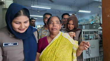 আদালতে প্রক্সি দিতে আটক নারী, পালালেন আইনজীবীরা