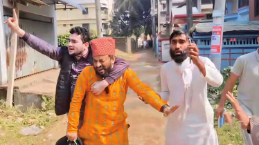 আওয়ামীপন্থি শিক্ষককে টেনেহিঁচড়ে প্রক্টর অফিসে নিলেন চাকসু নেতারা