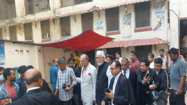 লতিফ সিদ্দিকী আদালতে হাজিরা দিলেন কাদের সিদ্দিকীকে সঙ্গে নিয়ে লতিফ সিদ্দিকী আদালতে হাজিরা দিলেন কাদের সিদ্দিকীকে সঙ্গে নিয়ে