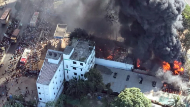 গাজীপুরে কারখানায় ভয়াবহ আগুন, নিয়ন্ত্রণে ৯ ইউনিট গাজীপুরে কারখানায় ভয়াবহ আগুন, নিয়ন্ত্রণে ৯ ইউনিট