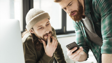 যুক্তরাজ্যে এক বছরে ৯৫০০ কোটি ভুয়া মোবাইল বিজ্ঞাপন