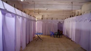 ভোটকেন্দ্রে ভোটাররা মুঠোফোন নিতে পারবেন না 