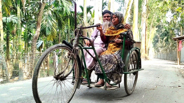 অভাবের সংসার, দৃষ্টিহীন-পঙ্গু স্বামীকে নিয়ে জয়নবের ৩২ বছর অভাবের সংসার, দৃষ্টিহীন-পঙ্গু স্বামীকে নিয়ে জয়নবের ৩২ বছর