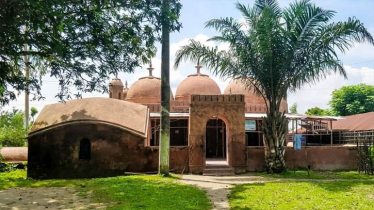 অবহেলা-অযত্নে ধংসের মুখে তিনশ বছরের পুরনো নিদাড়িয়া মসজিদ অবহেলা-অযত্নে ধংসের মুখে তিনশ বছরের পুরনো নিদাড়িয়া মসজিদ