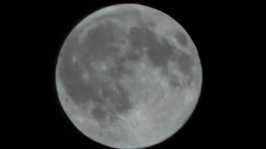 আইফোন ১৭ দিয়ে চাঁদের ছবি!