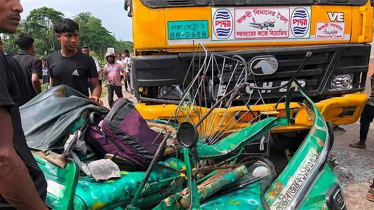 সিলেটে তেলবাহী ট্রাক ও অটোরিকশার সংঘর্ষে ৪ জন নিহত সিলেটে তেলবাহী ট্রাক ও অটোরিকশার সংঘর্ষে ৪ জন নিহত