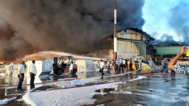 বিমানবন্দরের কার্গো ভিলেজে আগুন, উদ্ধার সহযোগিতায় ২ প্লাটুন বিজিবি