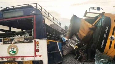 ভারতের তেলেঙ্গানায় বাস-ট্রাক সংঘর্ষে নিহত ১৯ ভারতের তেলেঙ্গানায় বাস-ট্রাক সংঘর্ষে নিহত ১৯