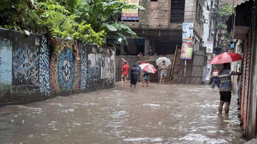 সারা রাতের ভারি বৃষ্টিতে রাজধানীতে জলাবদ্ধতা, চলাচলে ভোগান্তি সারা রাতের ভারি বৃষ্টিতে রাজধানীতে জলাবদ্ধতা, চলাচলে ভোগান্তি