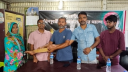 নিউজবাংলাদেশে সংবাদ প্রকাশের পর আর্থিক সহায়তা পেলেন বৃদ্ধা লিলিমন