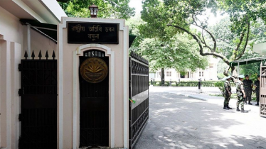 রাজনৈতিক দলগুলোকে নিয়ে বিশেষ বৈঠকে প্রধান উপদেষ্টা