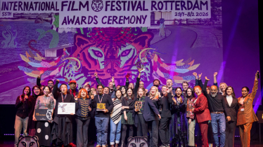 রটারড্যাম ফিল্ম ফেস্টিভ্যালে বিগ স্ক্রিন অ্যাওয়ার্ড জিতল বাংলাদেশের ‘মাস্টার’ রটারড্যাম ফিল্ম ফেস্টিভ্যালে বিগ স্ক্রিন অ্যাওয়ার্ড জিতল বাংলাদেশের ‘মাস্টার’