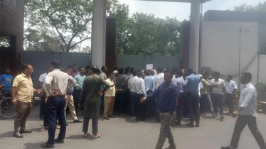 সচিবালয়ের সব ফটক বন্ধ করে আন্দোলন