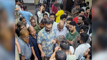  মধ্যবাড্ডায় বিএনপি নেতাকে গুলি করে হত্যা