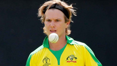 ২০ বলের জন্য লন্ডনে উড়াল অ্যাডাম জাম্পা