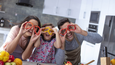 শিশুর চোখ সুস্থ রাখতে প্রতিদিন যেসব খাবার জরুরি