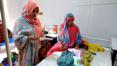 নিঃসন্তান দম্পতির ঘরে একসঙ্গে জন্ম নিলো ৪ কন্যা সন্তান নিঃসন্তান দম্পতির ঘরে একসঙ্গে জন্ম নিলো ৪ কন্যা সন্তান