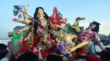 প্রতিমা বিসর্জনের মধ্য দিয়ে শেষ হলো শারদীয় দুর্গাপূজা