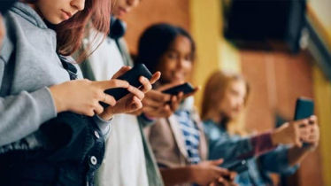 বয়স যাচাই অ্যাপ আনছে ইউরোপীয় ইউনিয়ন