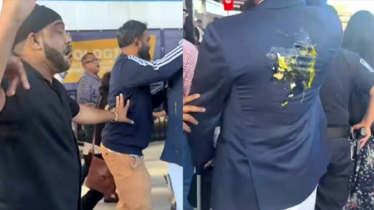 নিউইয়র্কে এনসিপি নেতা আখতার হোসেনকে লক্ষ্য করে ডিম নিক্ষেপ