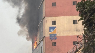 আরমানিটোলার হাজী টাওয়ারে অগ্নিকাণ্ড, ৯ ইউনিটের চেষ্টায় নিয়ন্ত্রণ