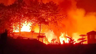 রোহিঙ্গা ক্যাম্পে আগুন, পুড়ল ৫০০ বসতি রোহিঙ্গা ক্যাম্পে আগুন, পুড়ল ৫০০ বসতি