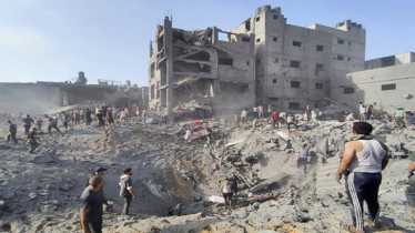 গাজার ধ্বংসস্তূপ থেকে আরও ৯৪ ফিলিস্তিনির মরদেহ উদ্ধার