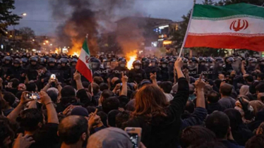 ইরানে বিক্ষোভে ৫০০ ছাড়াল নিহত