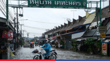 ভারী বর্ষণ-বন্যায় বিপর্স্ত ব্যাংকক, ৫০ জেলায় জরুরি অবস্থা জারি