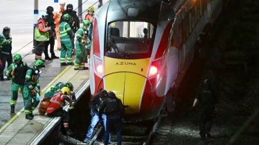 যুক্তরাজ্যে ট্রেনে ছুরি হামলা, ৯ যাত্রী গুরুতর আহত